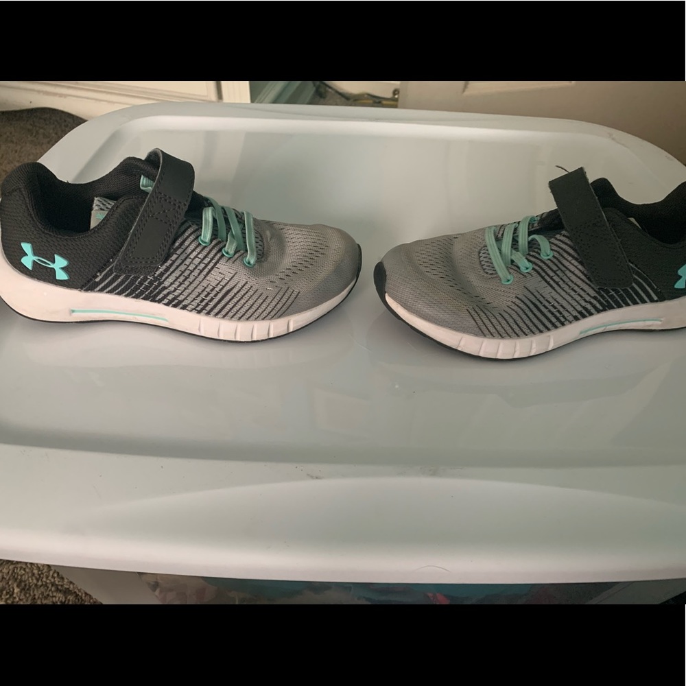 Under Armour  Shoes size 1Y